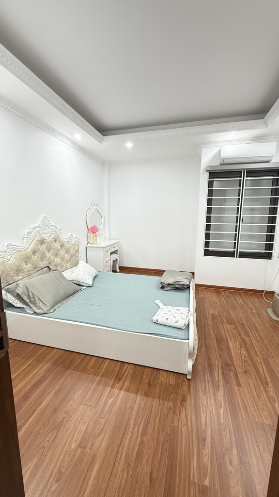 Nhà Tứ Hiệp 43.4m2 5 Tầng Mới Kính Koong Nhà Tứ Hiệp 43.4m2 5 Tầng Mới Kính Koong