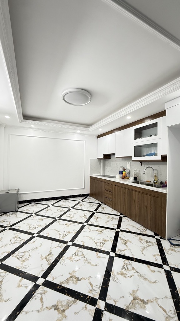 Nhà Tứ Hiệp 43.4m2 5 Tầng Mới Kính Koong Nhà Tứ Hiệp 43.4m2 5 Tầng Mới Kính Koong