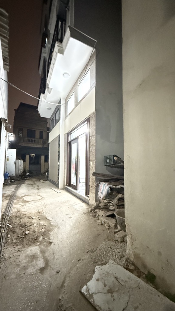 Nhà Tứ Hiệp 43.4m2 5 Tầng Mới Kính Koong Nhà Tứ Hiệp 43.4m2 5 Tầng Mới Kính Koong