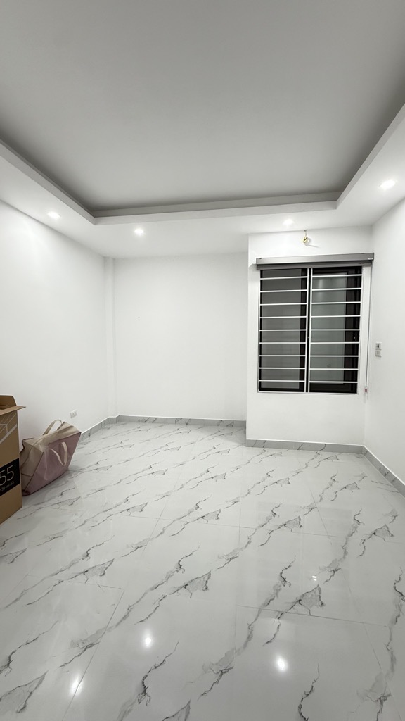Nhà Tứ Hiệp 43.4m2 5 Tầng Mới Kính Koong Nhà Tứ Hiệp 43.4m2 5 Tầng Mới Kính Koong